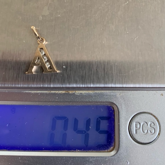 Letter “A” 10 kt gold charm/pendant - Picture 4 of 4